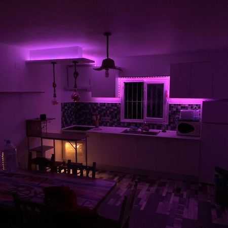 Iznate Casa Rural Malaga Monkey Love Con Jacuzzi מראה חיצוני תמונה