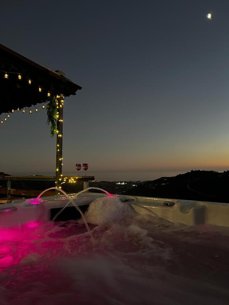 Iznate Casa Rural Malaga Monkey Love Con Jacuzzi מראה חיצוני תמונה